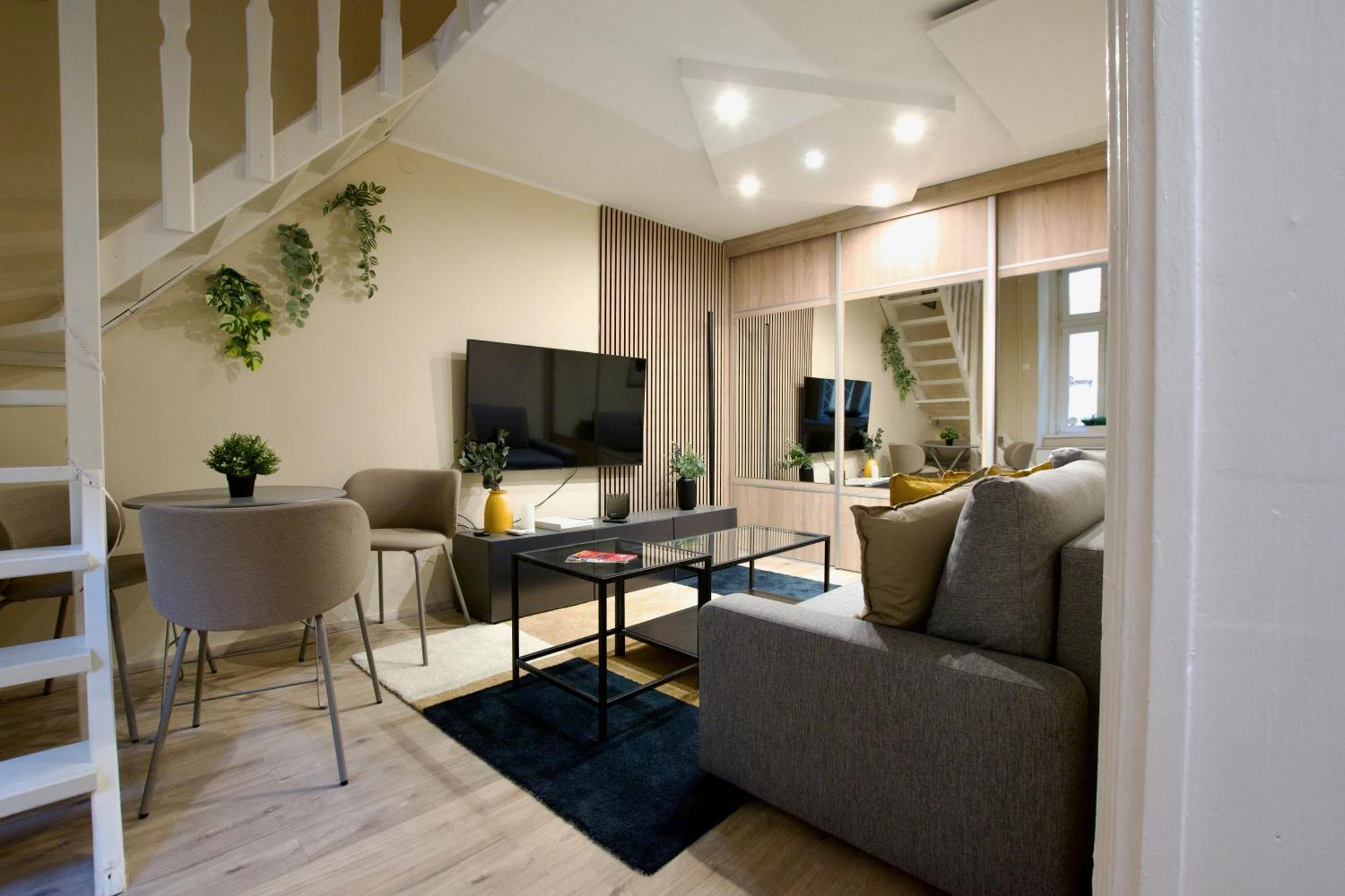 Apartment Standard By Hi5- In