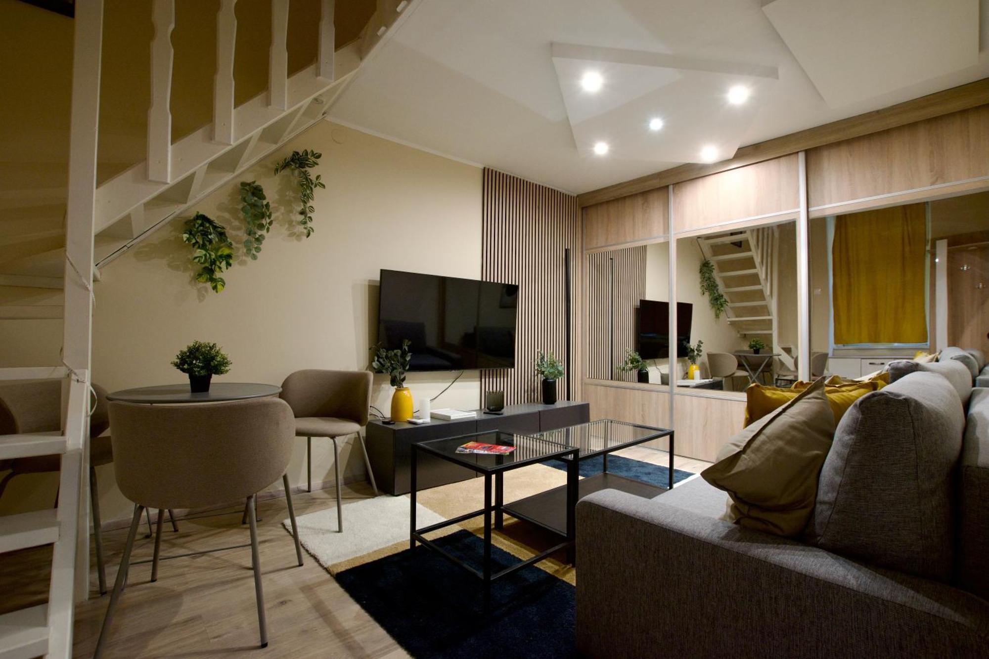 Apartment Standard By Hi5- In *