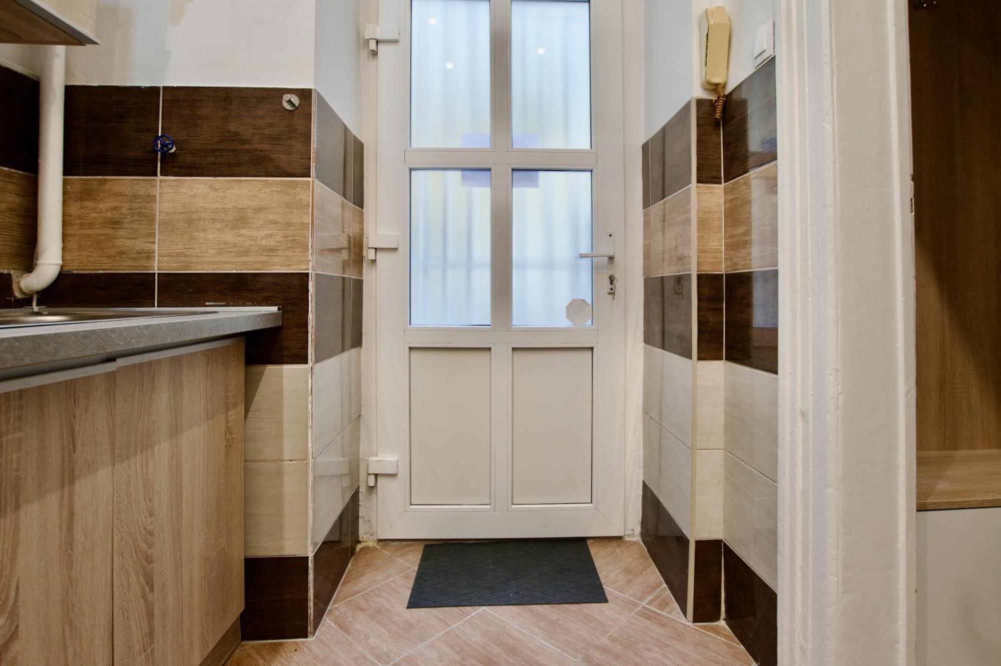 Apartment Standard By Hi5- In *